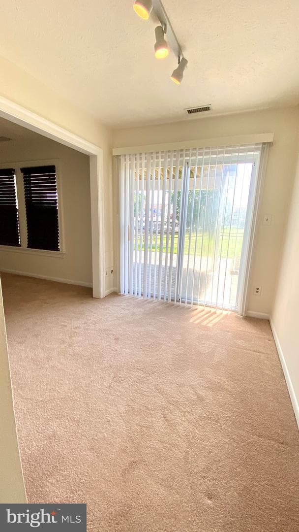 109 Breakwater Ct photo 21