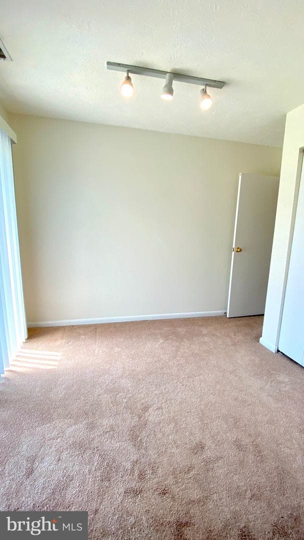 109 Breakwater Ct photo 22