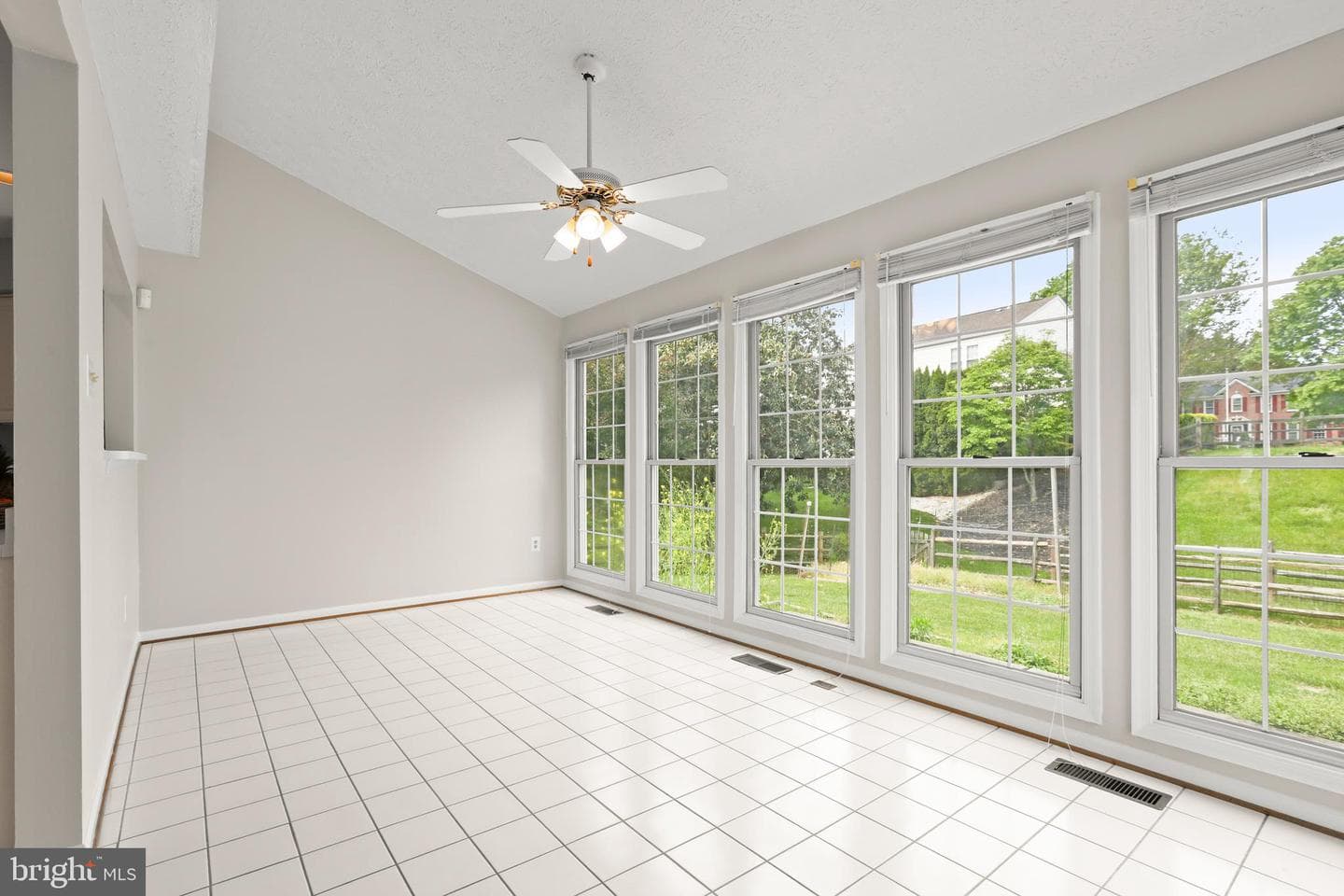 1710 Gillingham Drive photo 11