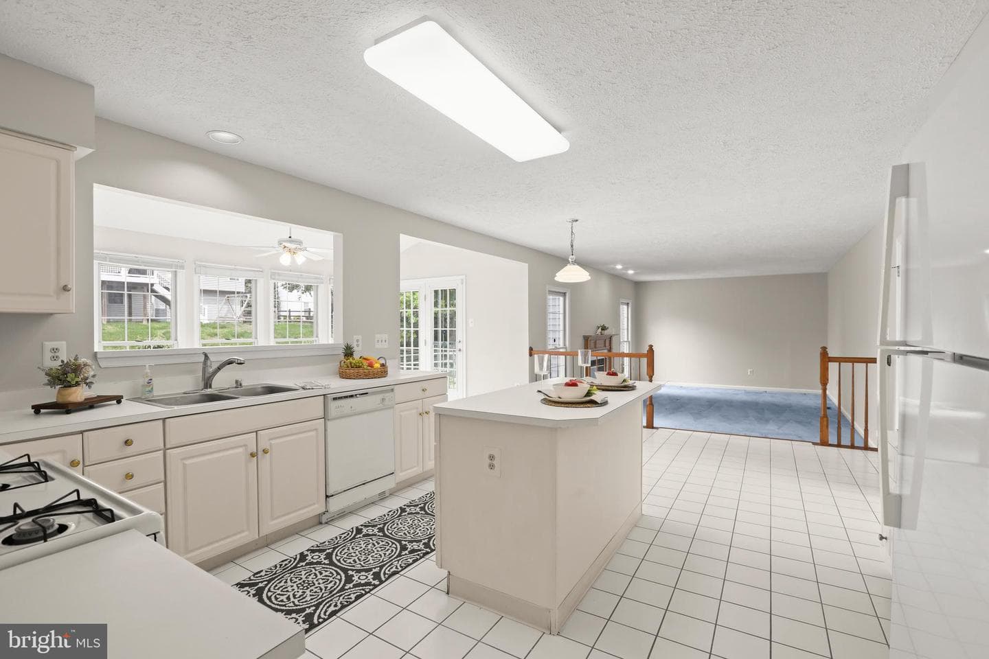 1710 Gillingham Drive photo 8