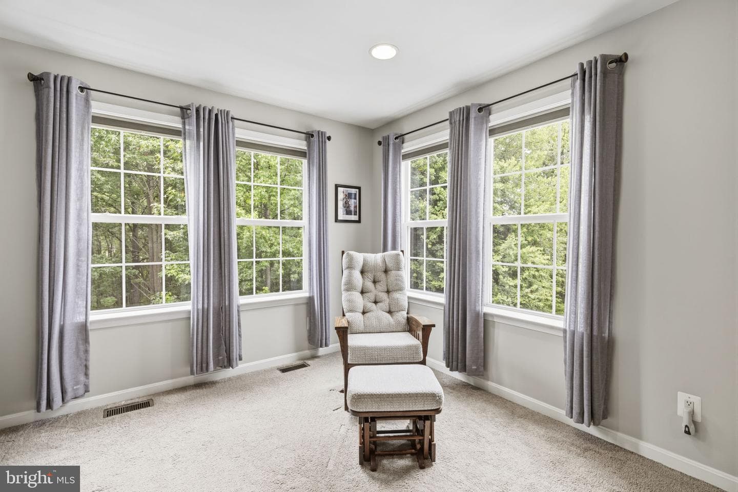 275 Mohegan Drive photo 18