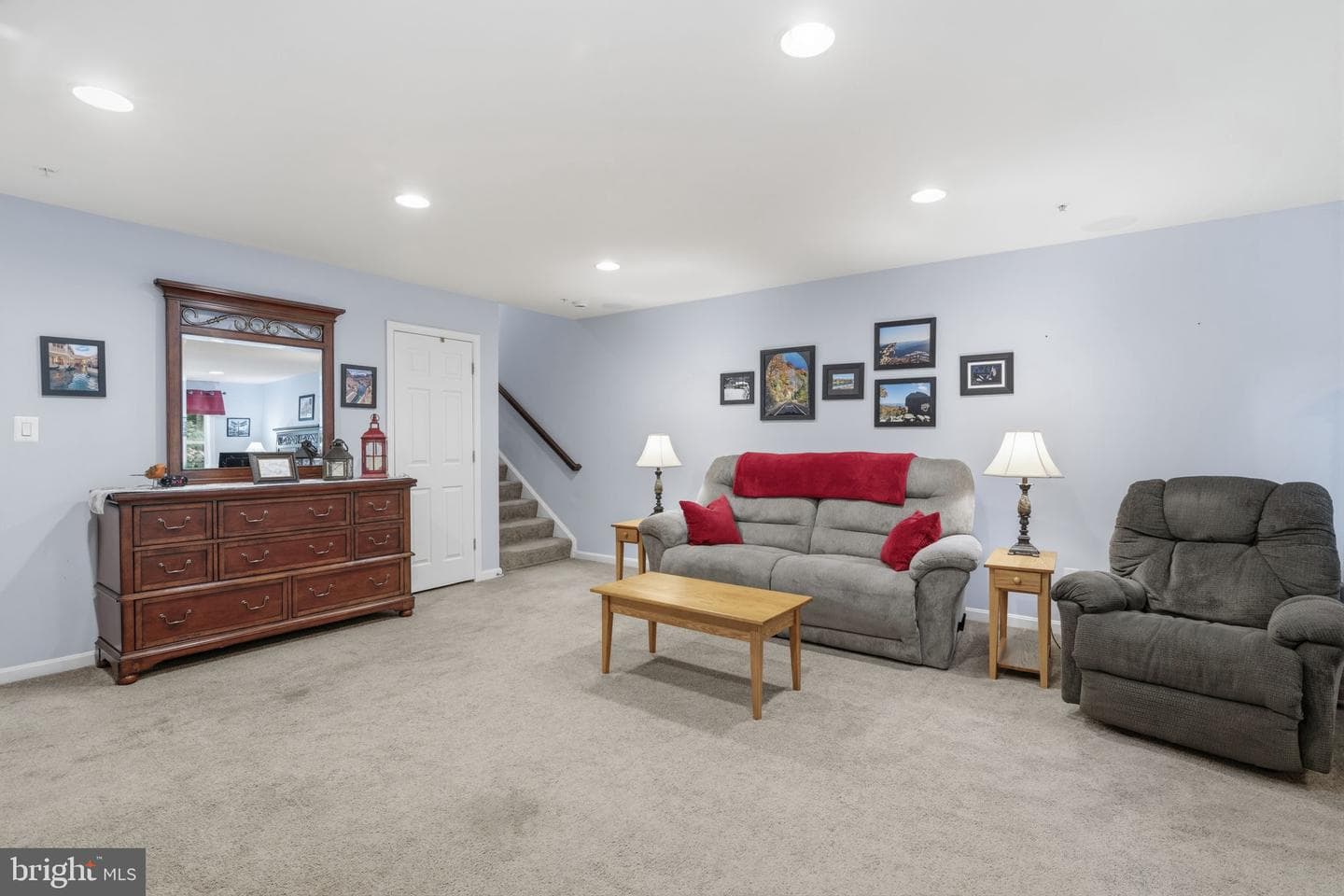 275 Mohegan Drive photo 30