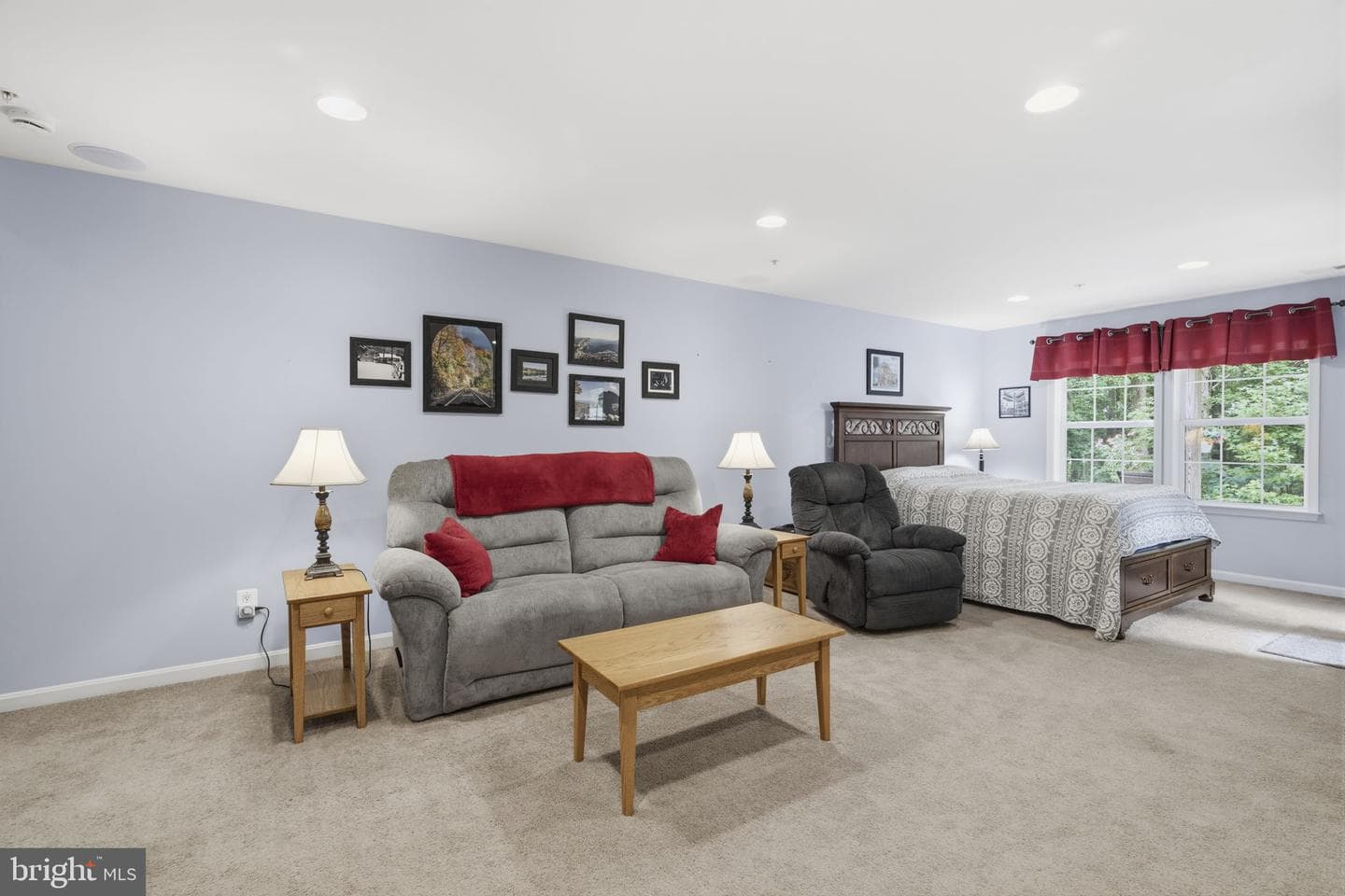 275 Mohegan Drive photo 32