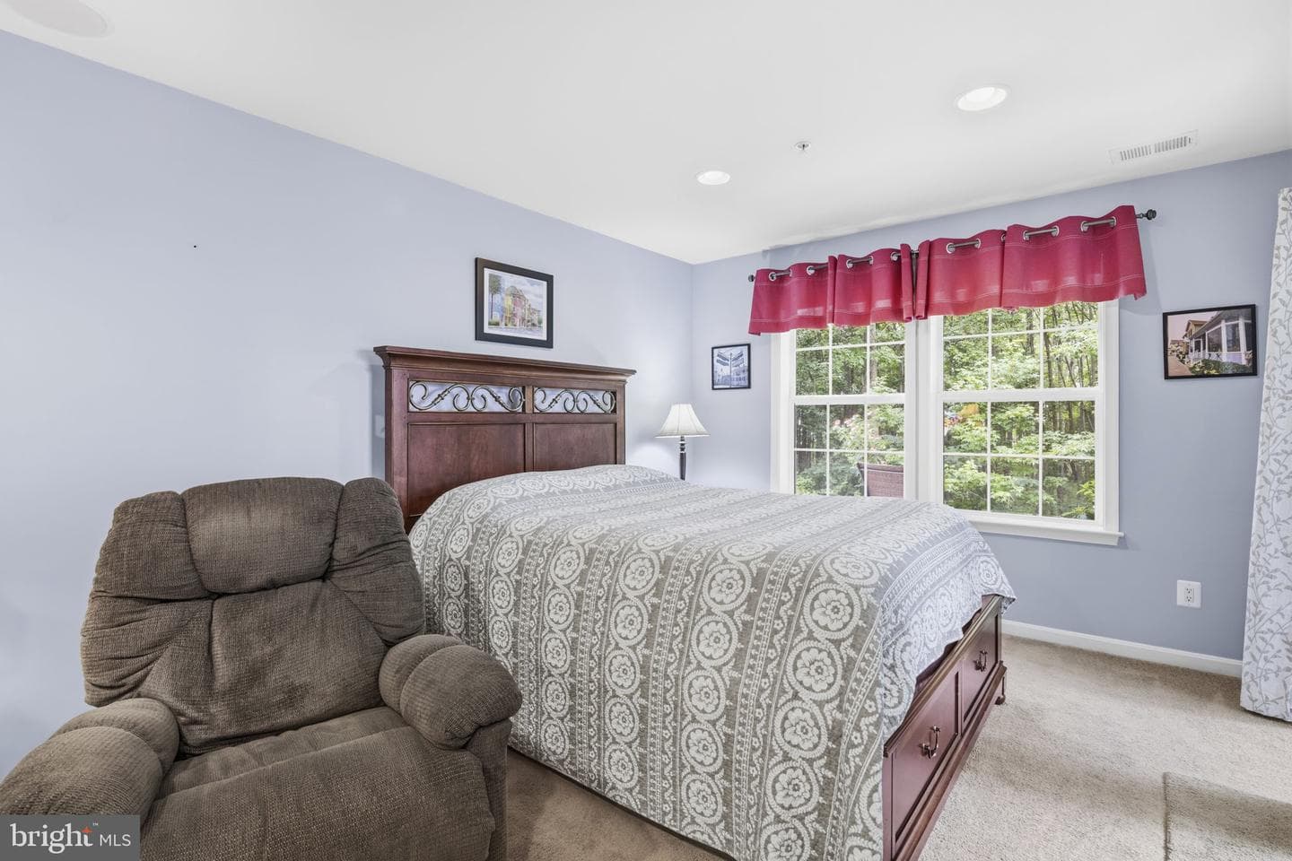 275 Mohegan Drive photo 33