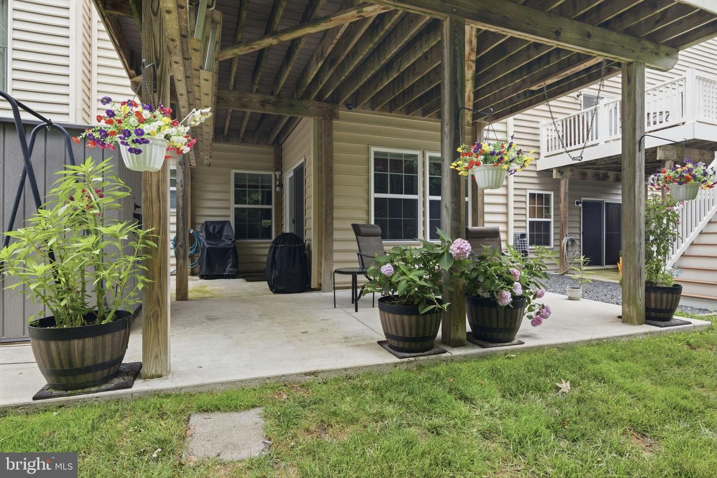 275 Mohegan Drive photo 38