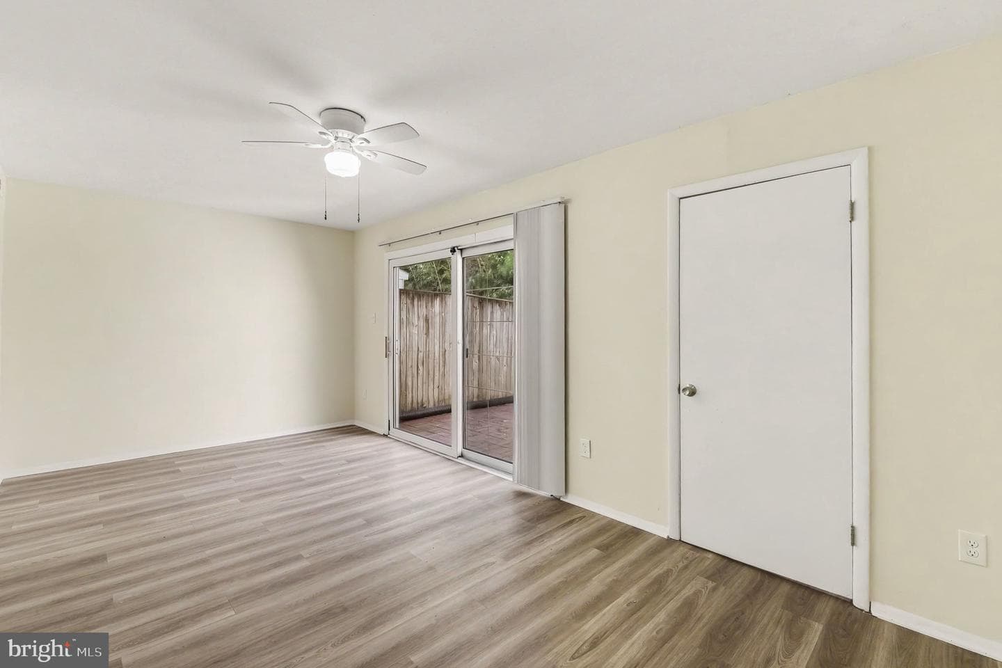 683 Towne Center Drive photo 13
