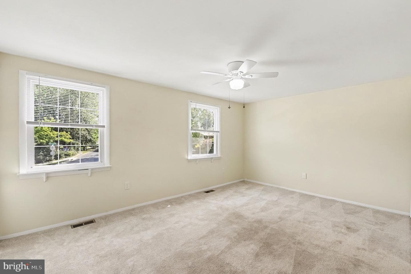 683 Towne Center Drive photo 18