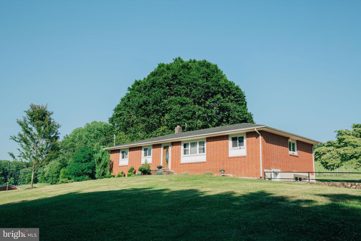 1821 Glenville Road photo 3