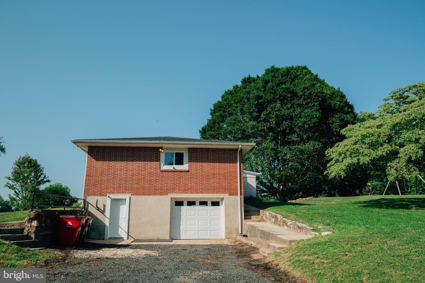 1821 Glenville Road photo 5