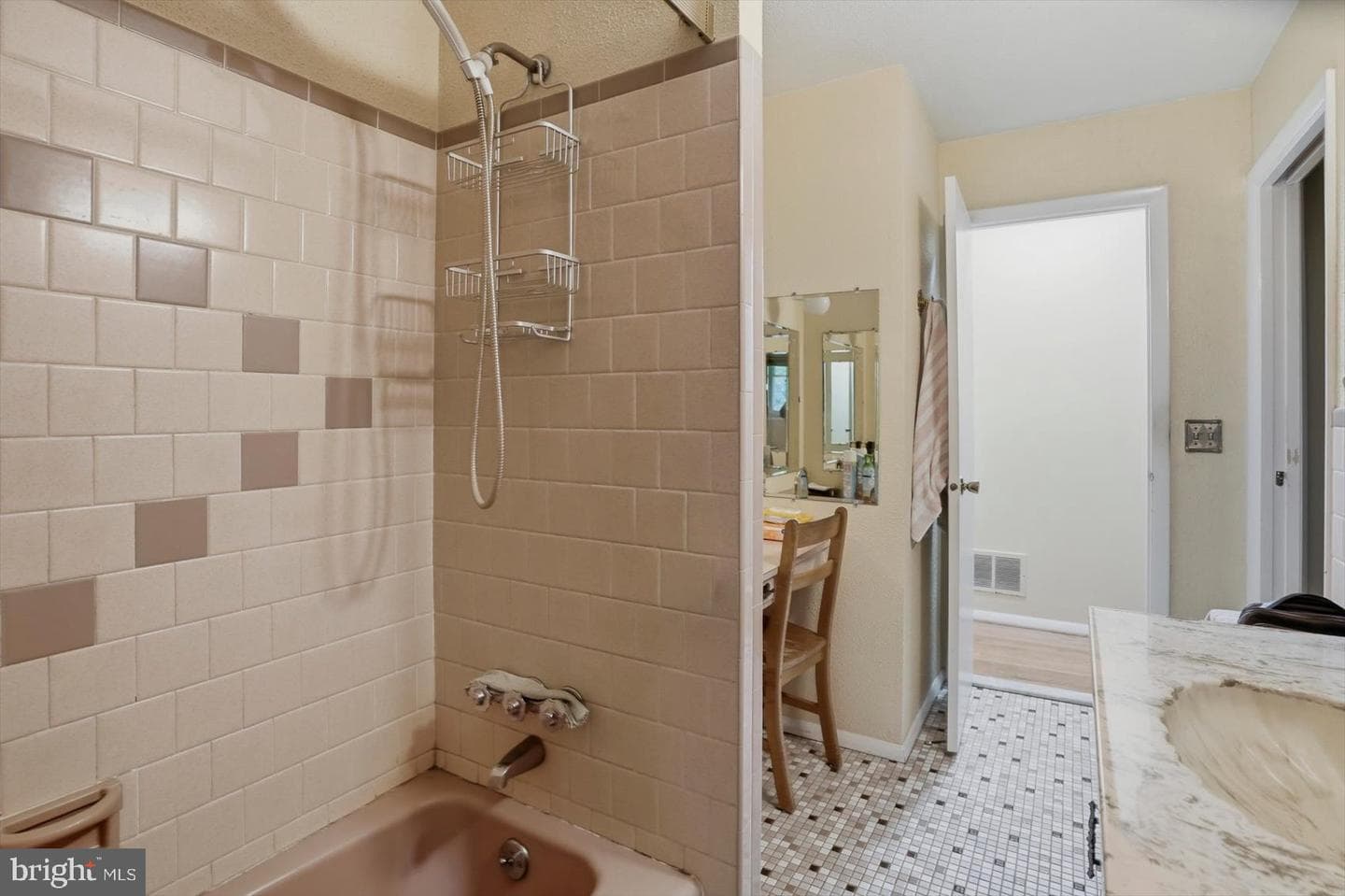 1004 Bernadette Drive photo 17