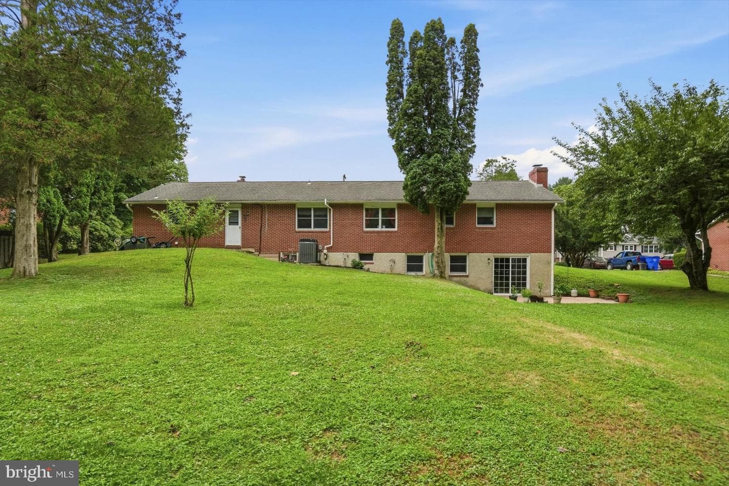 1004 Bernadette Drive photo 32
