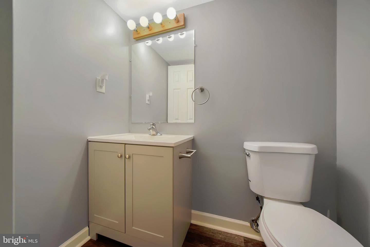 1460 Landis Circle photo 29