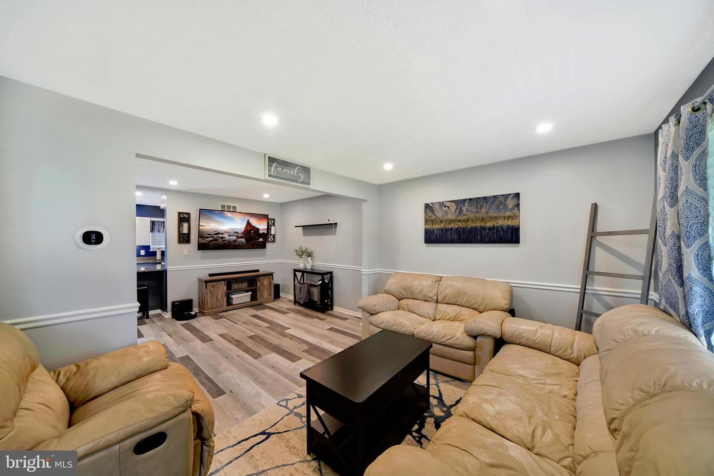 1460 Landis Circle photo 5