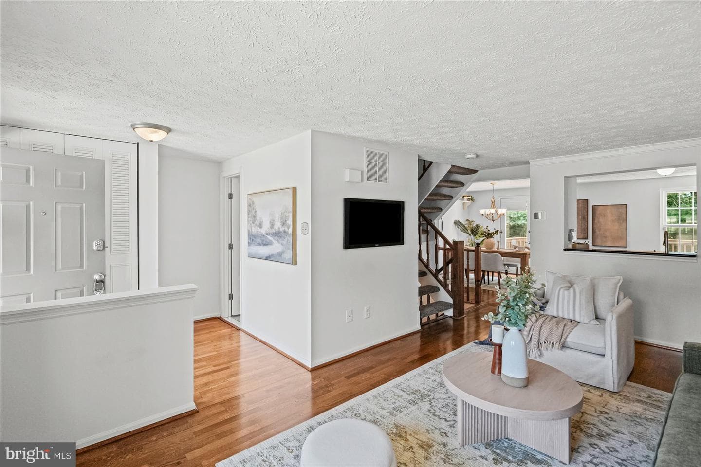 1109 Oakwood Lane photo 3