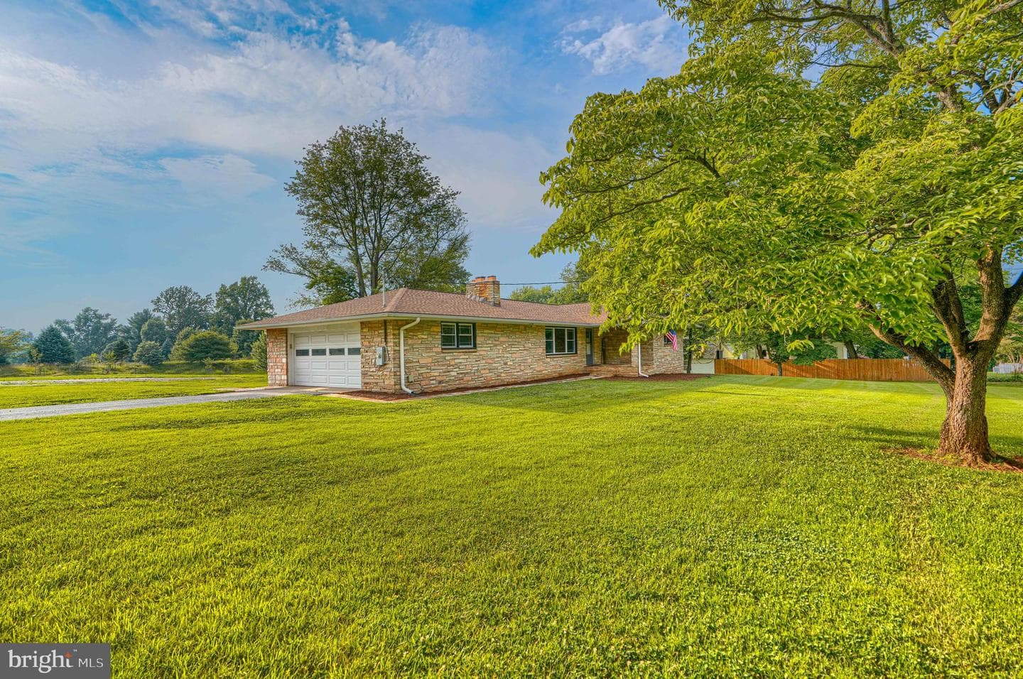 526 Red Pump Road photo 3