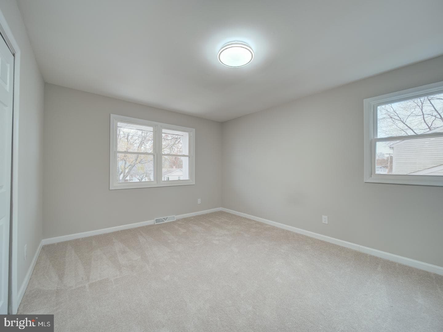 408 Garnett Road photo 23