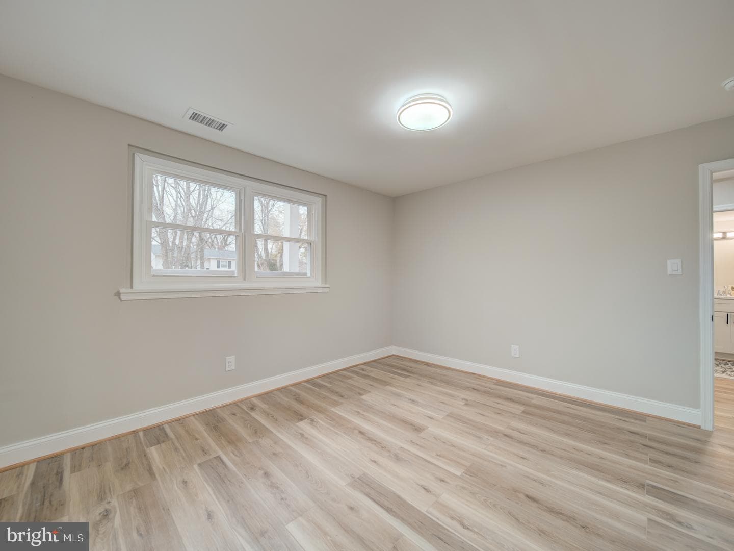 408 Garnett Road photo 33