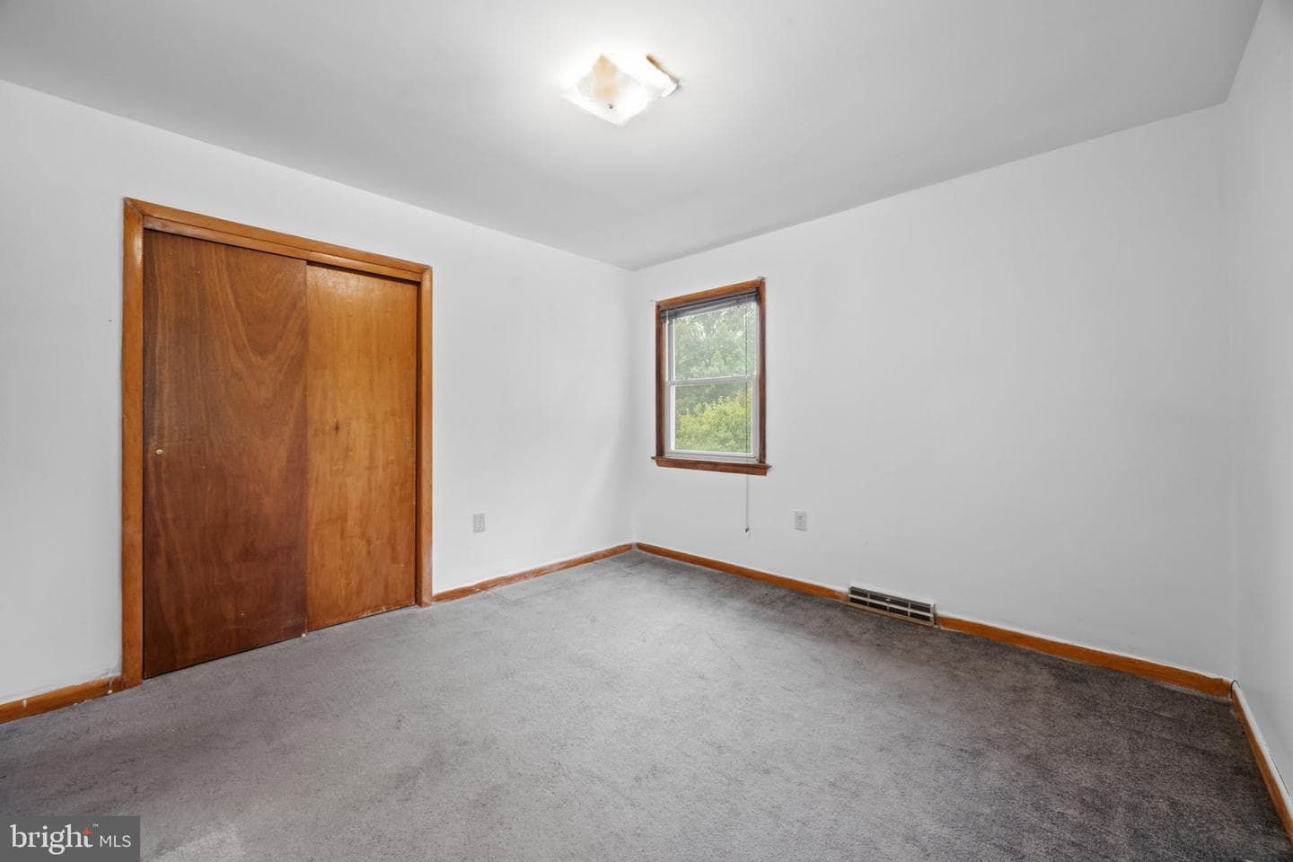 448 Wye Drive photo 19