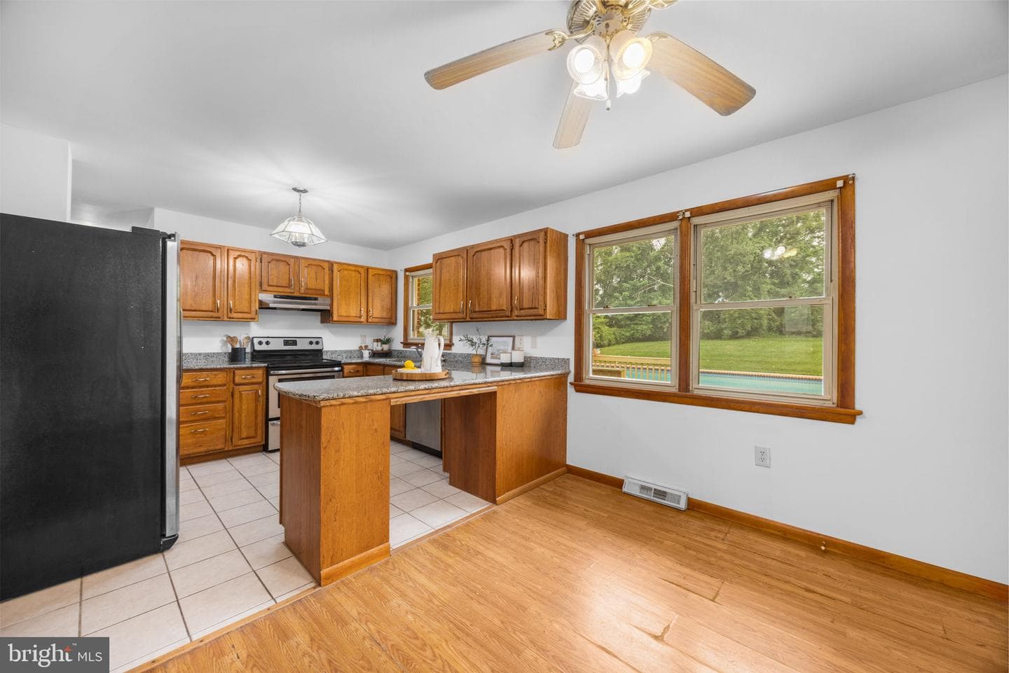 448 Wye Drive photo 8