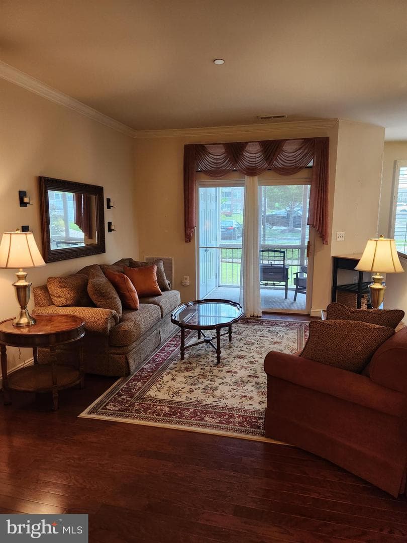 1604 Martha Court #101 photo 2