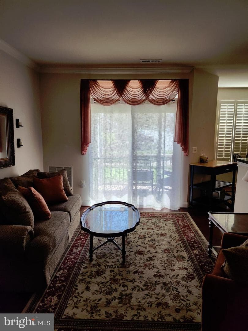 1604 Martha Court #101 photo 3