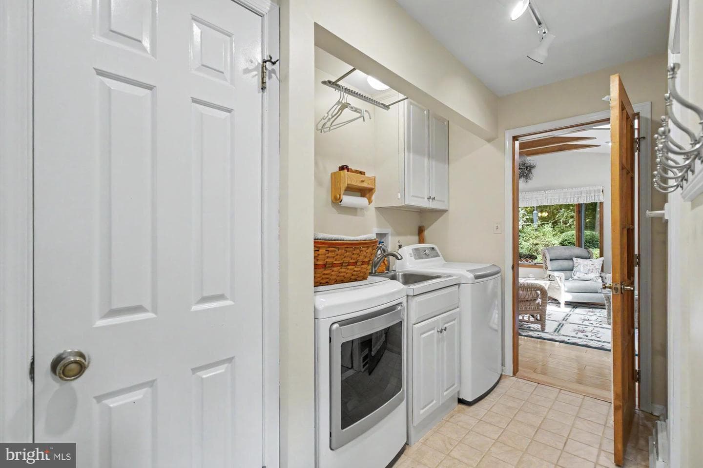 2708 Raynham Court photo 28
