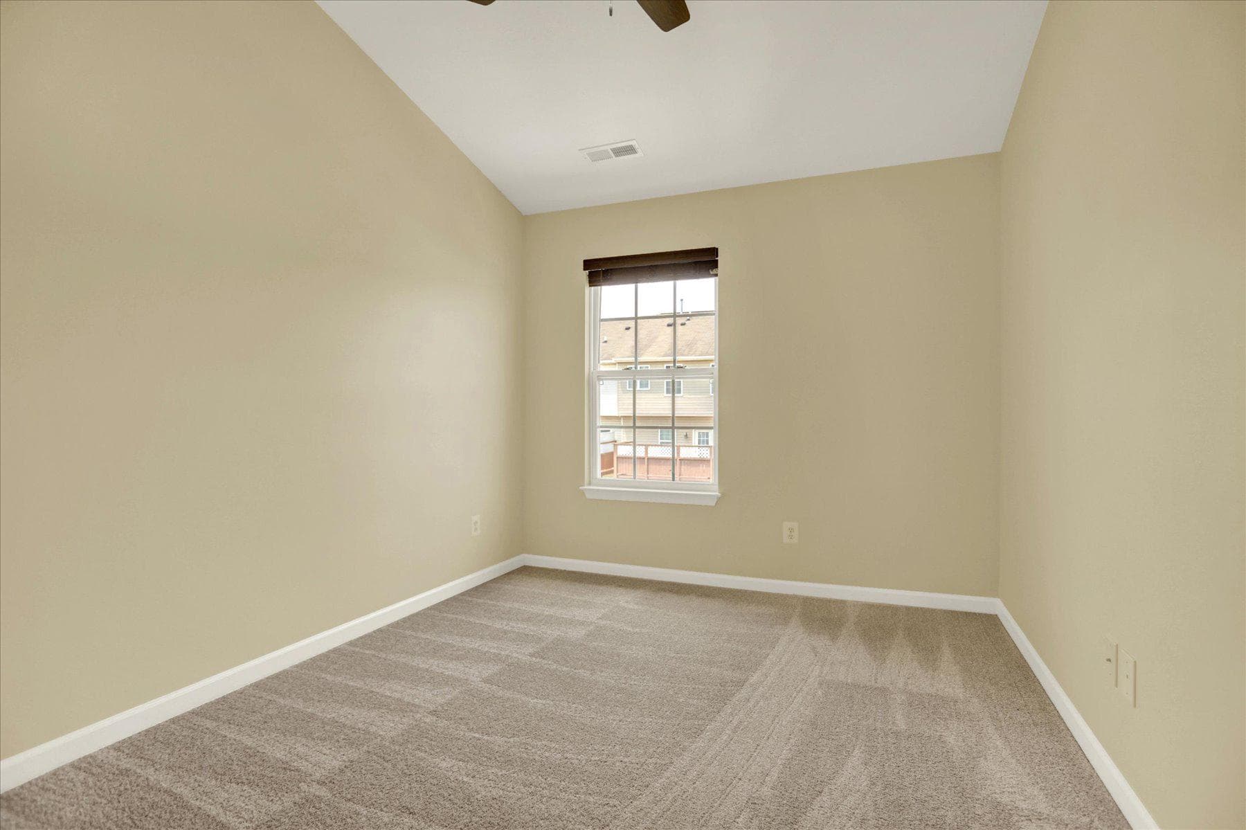 634 Snowberry Way photo 42