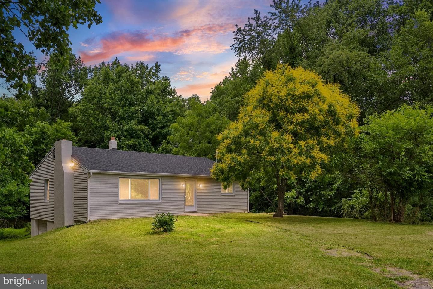 408 Cherry Hill Road, Street