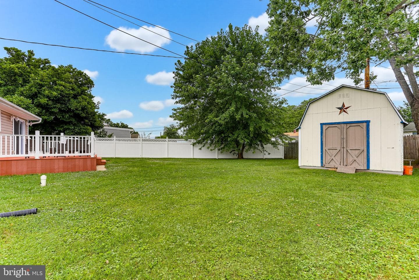 645 Walker Street photo 27