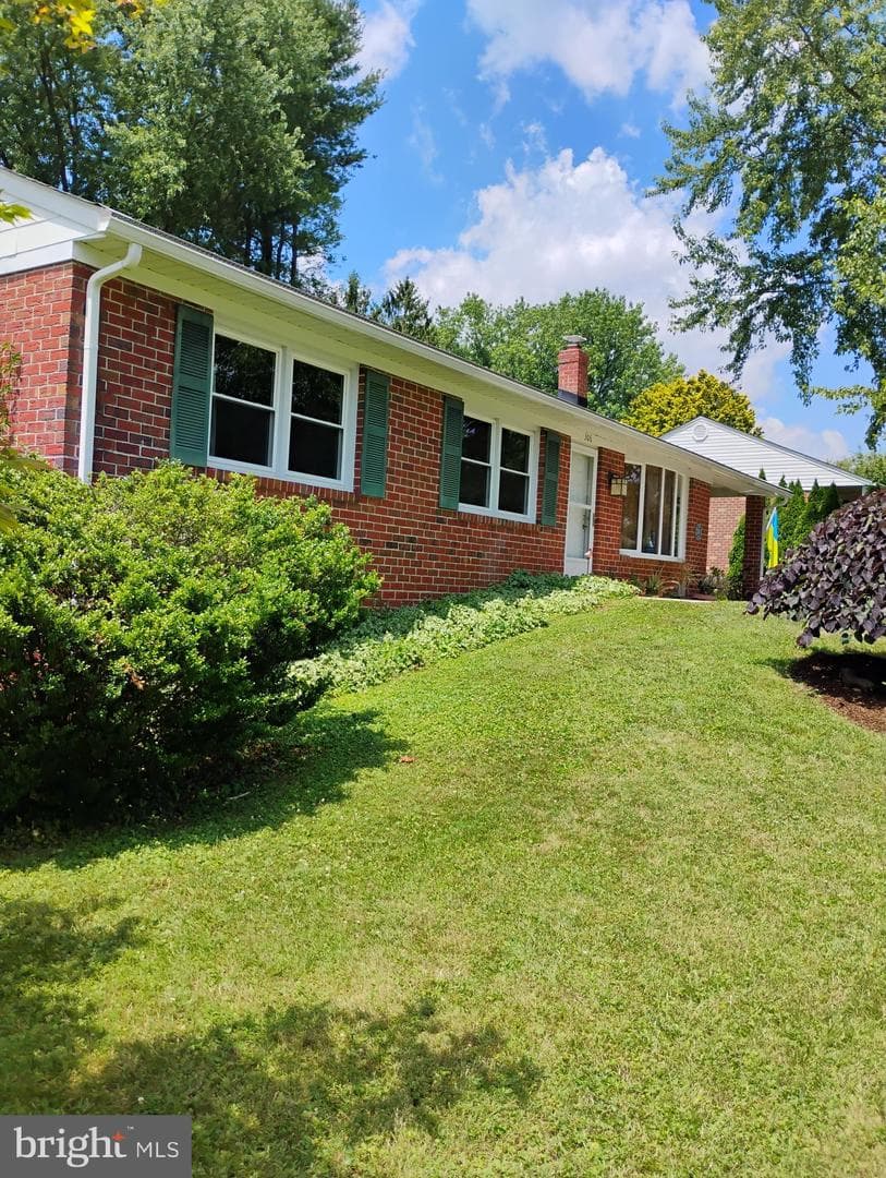 306 Mauser Drive photo 3