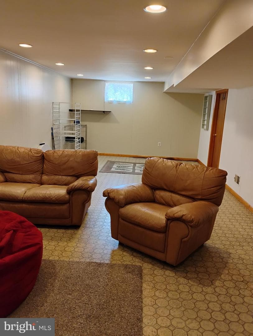 306 Mauser Drive photo 32