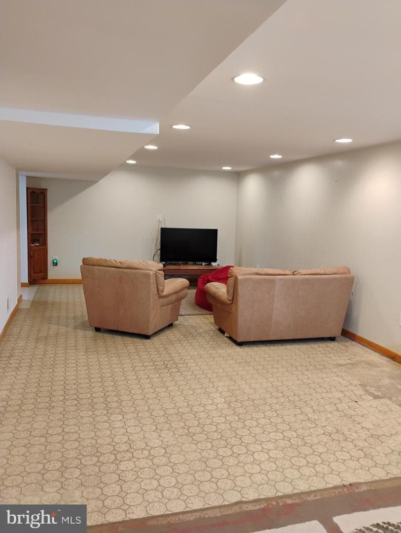 306 Mauser Drive photo 34
