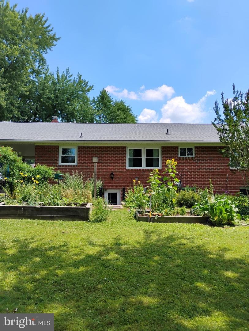 306 Mauser Drive photo 4