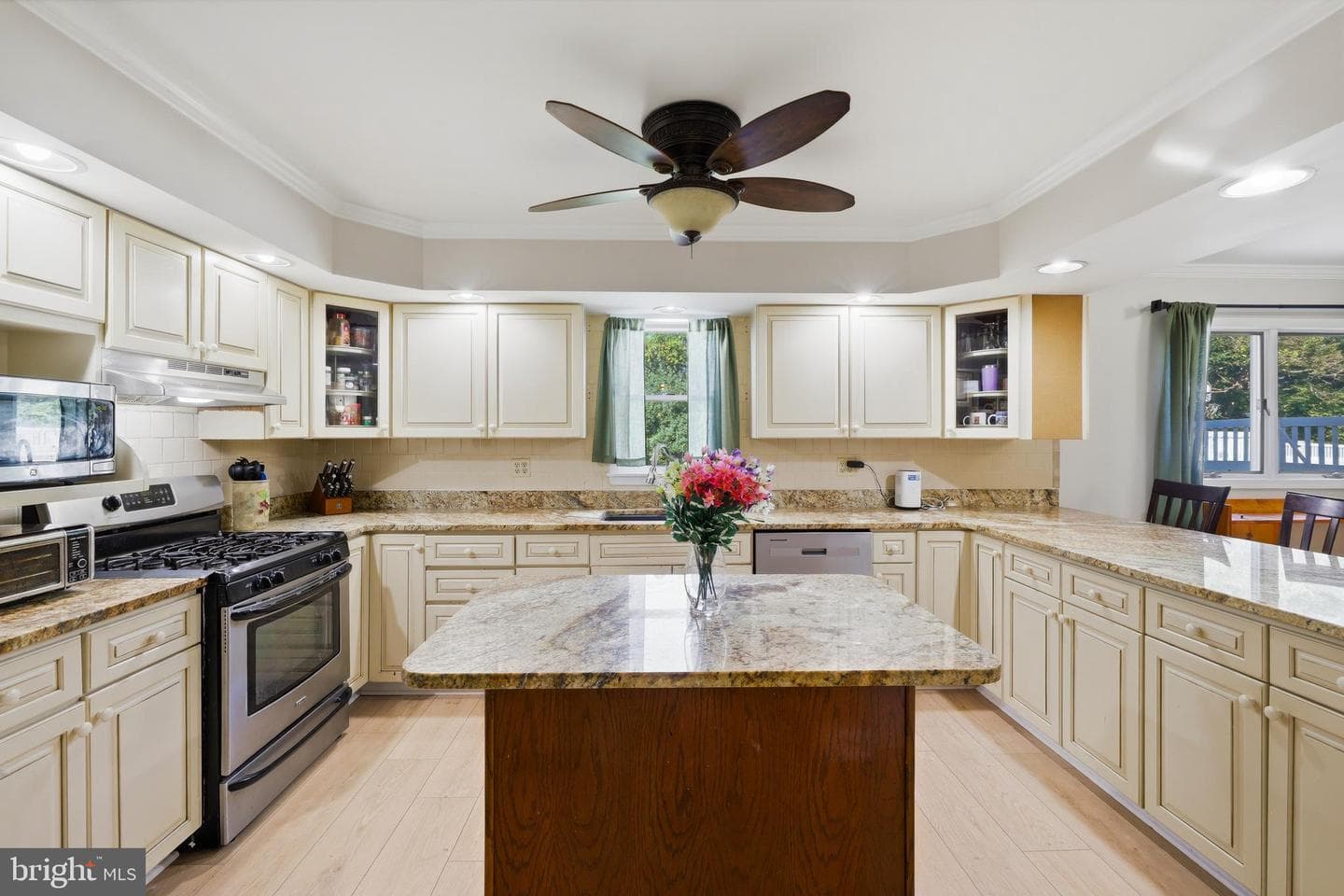 310 S Fountain Green Road photo 10