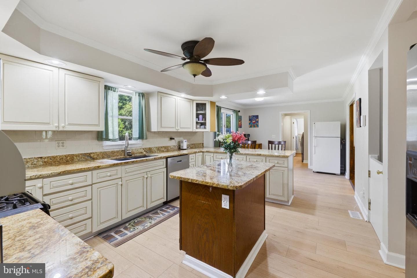 310 S Fountain Green Road photo 7
