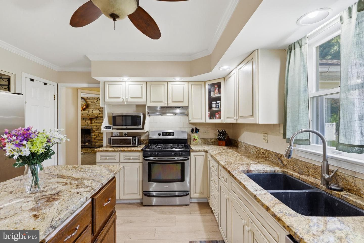 310 S Fountain Green Road photo 8