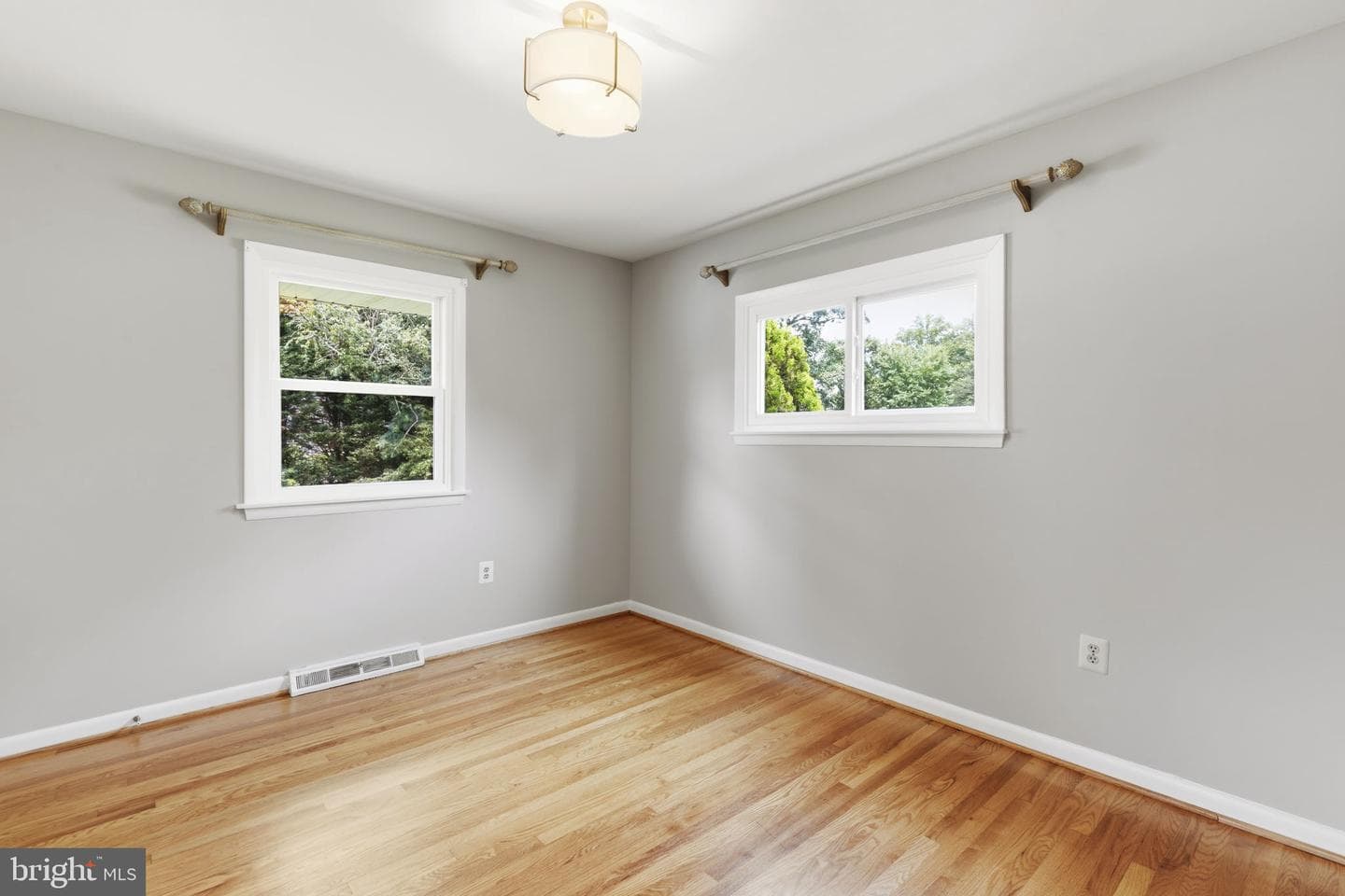 527 Stratford Road photo 19