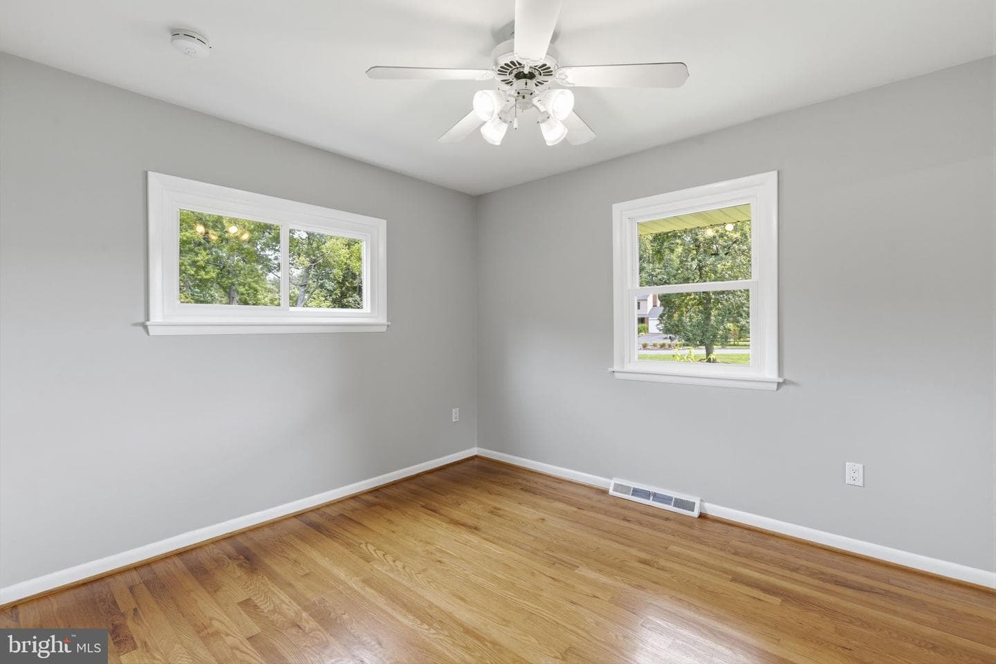 527 Stratford Road photo 21
