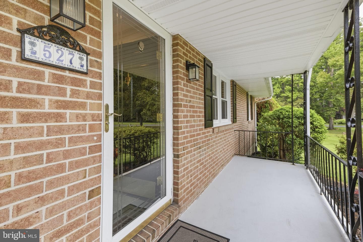527 Stratford Road photo 4