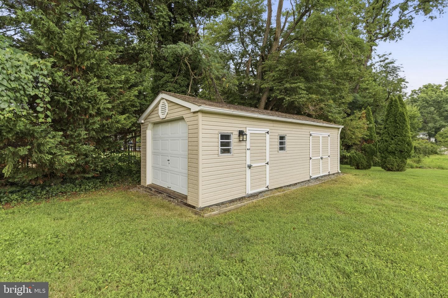 527 Stratford Road photo 40