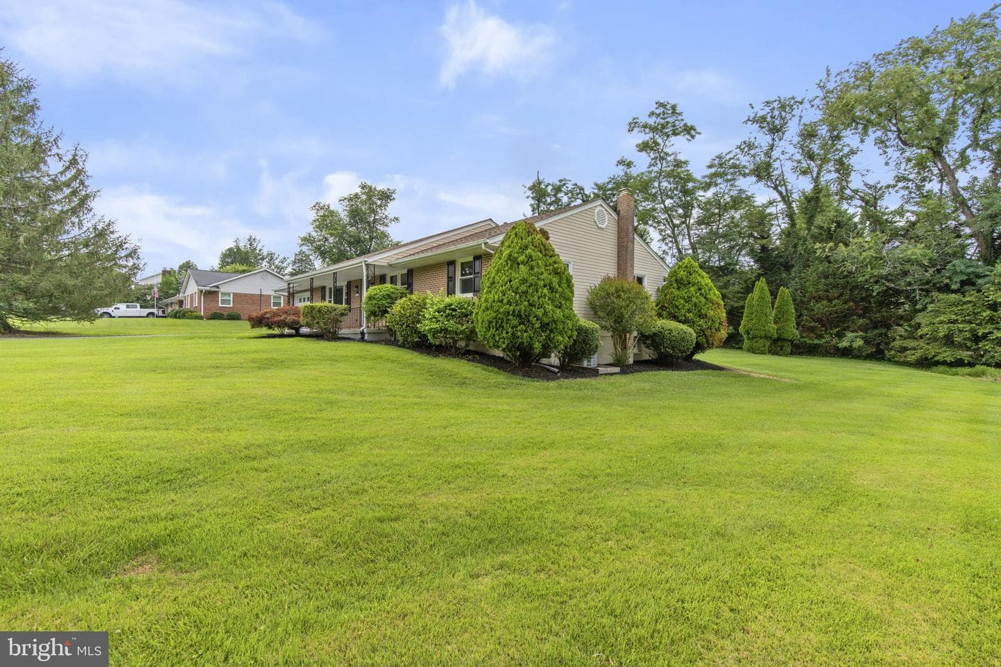 527 Stratford Road photo 41