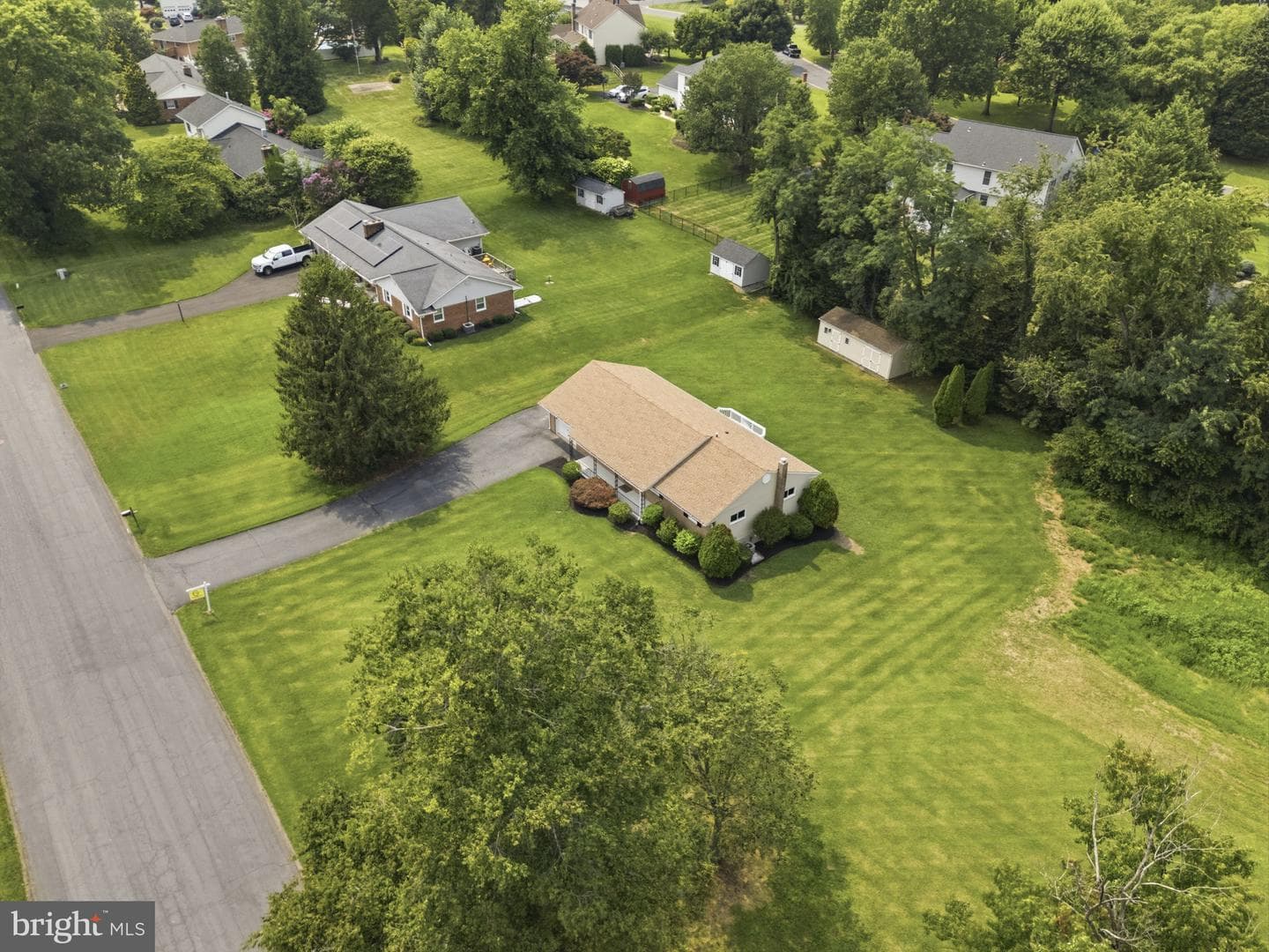 527 Stratford Road photo 42
