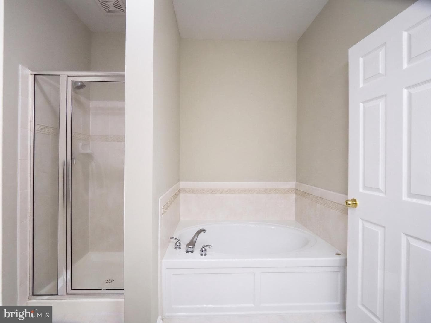 406 Granville Court photo 12