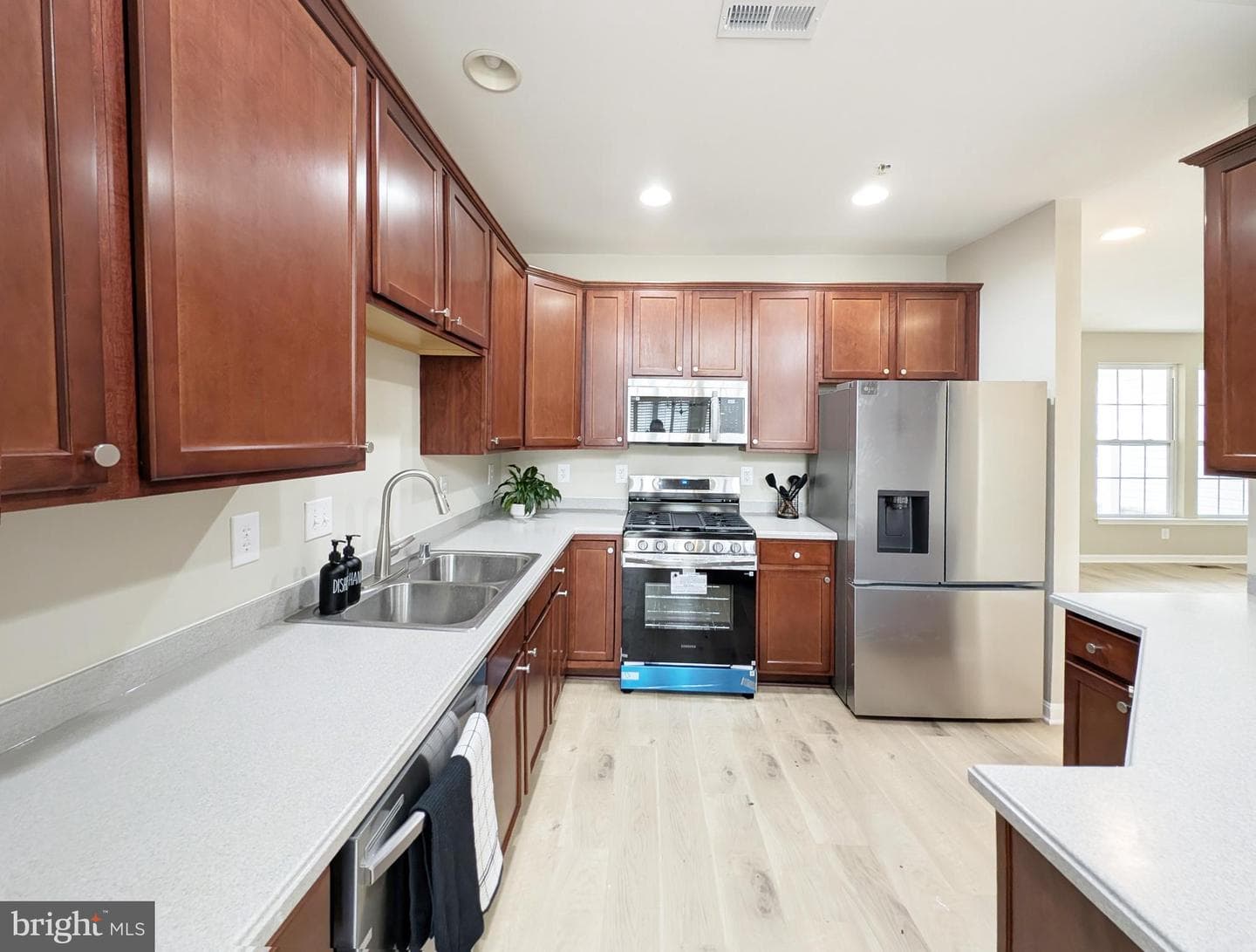 406 Granville Court photo 17
