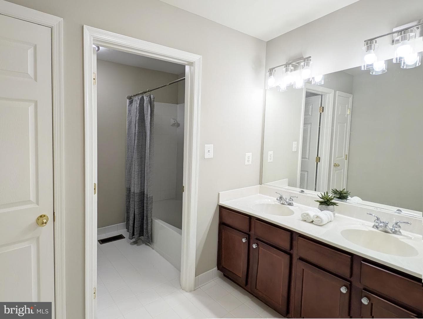 406 Granville Court photo 32