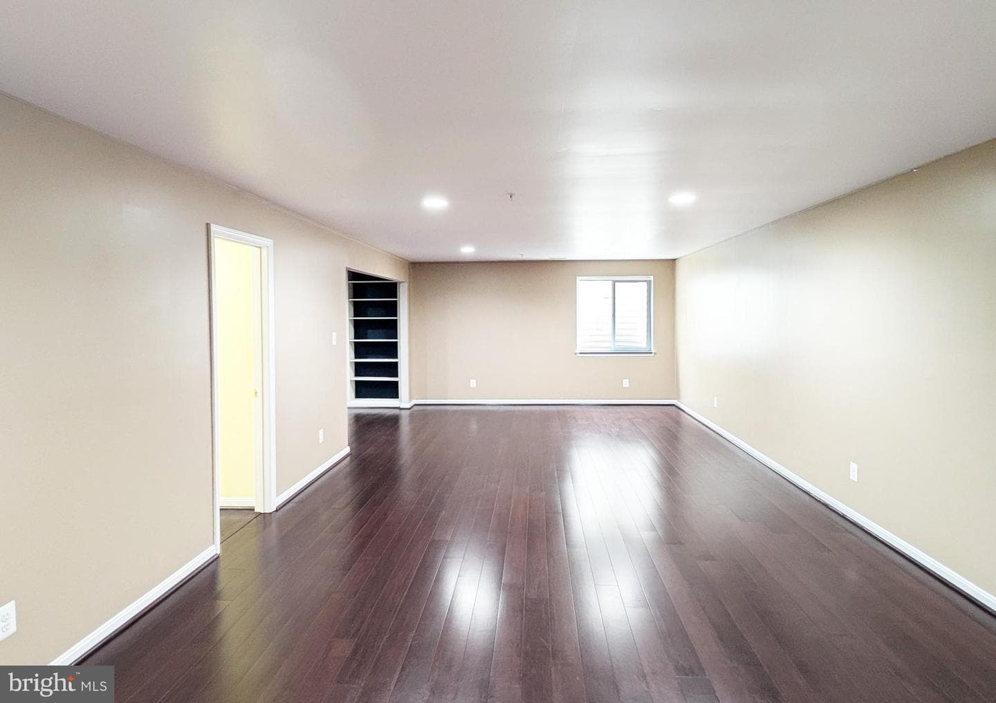 406 Granville Court photo 34