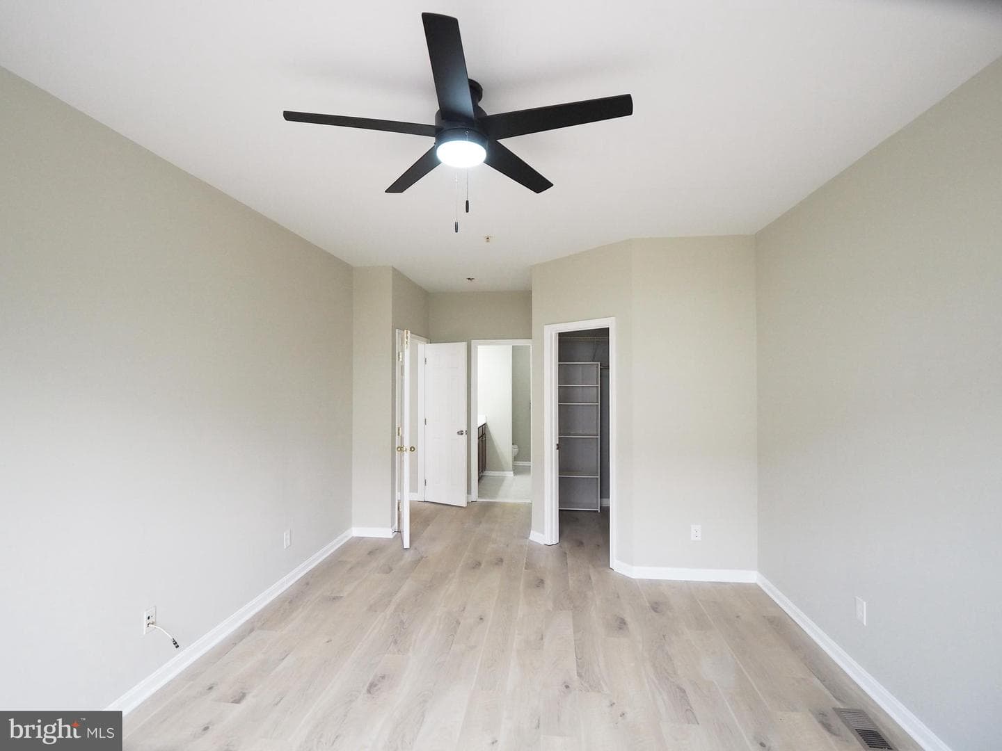 406 Granville Court photo 8