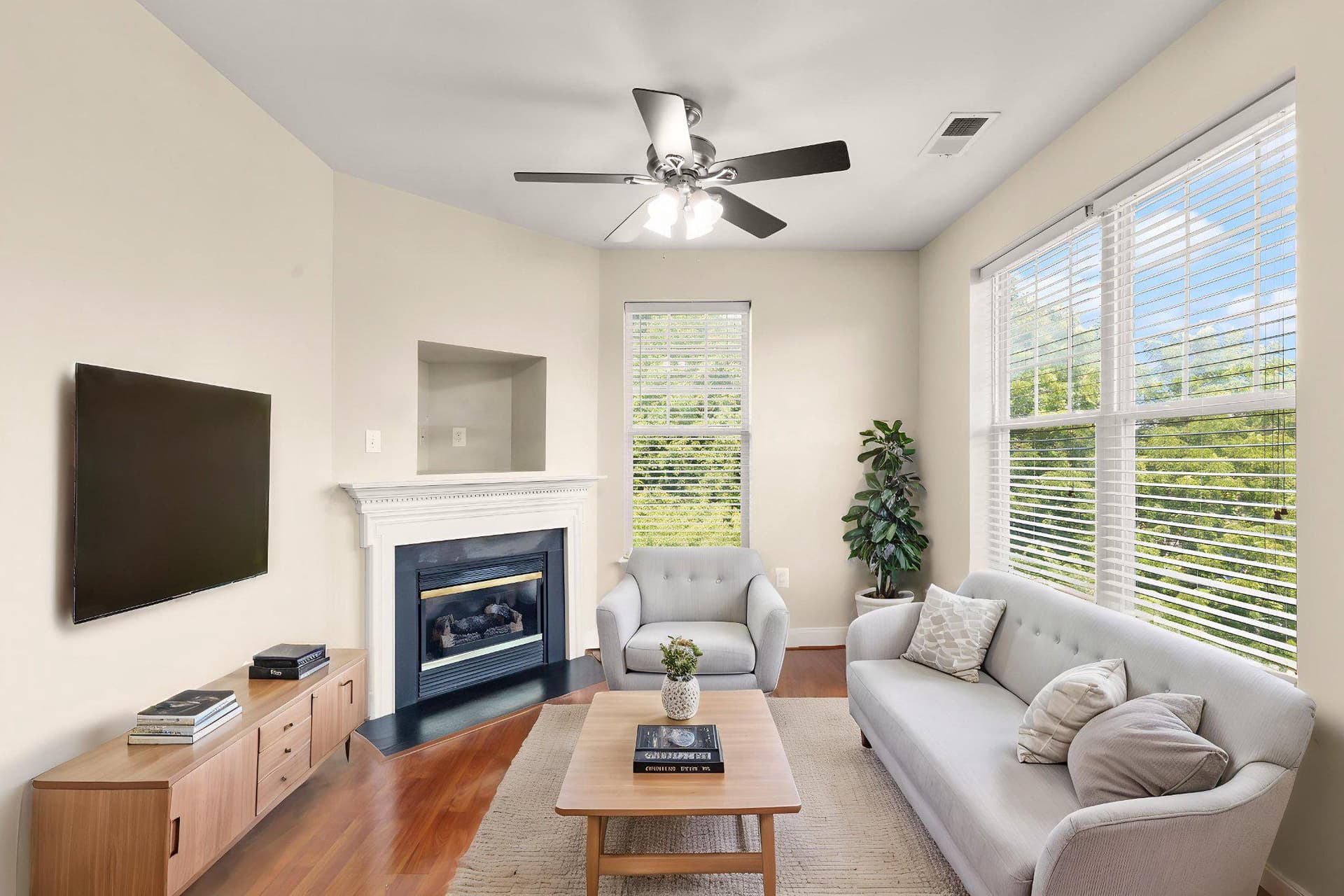 1603 Martha Court #402 photo 6