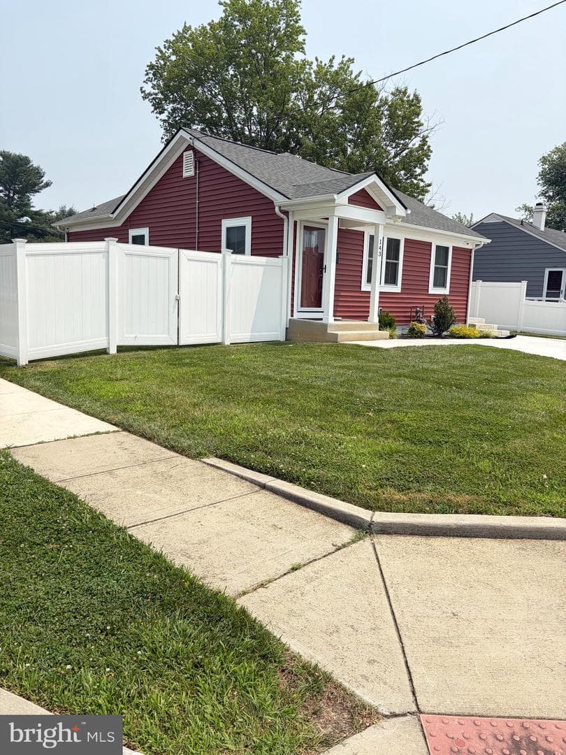 143 Bannister Avenue photo 2