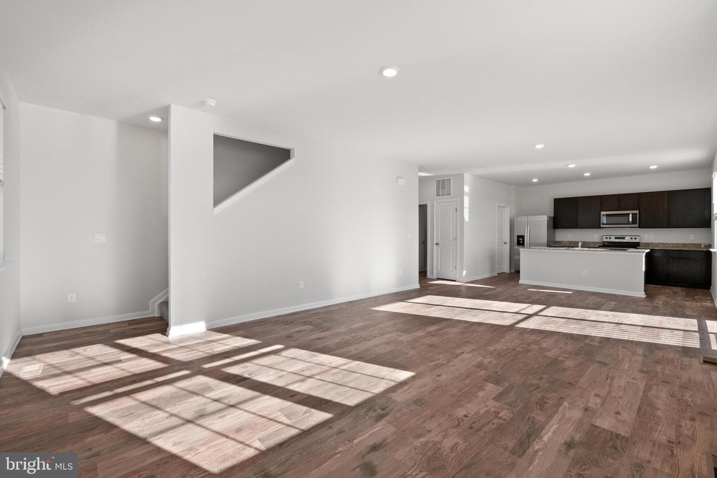 814 Spikeresh Way photo 6